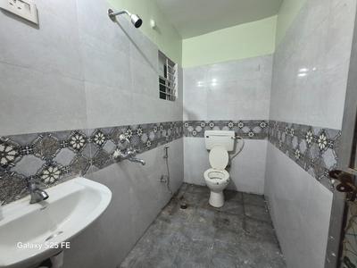 Bathroom Image of 1620 Sq.ft 3 BHK Apartment / Flat for rent in Bariatu Ranchi for Rs. 25000