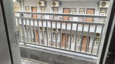 Balcony Image of 400 Sq.ft 1 RK Apartment / Flat for rent in DLF Phase 3 Gurgaon for Rs. 28000