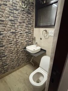 Bathroom Image of 550 Sq.ft 2 BHK Builder Floor for rent in Jhandewalan New Delhi for Rs. 28025