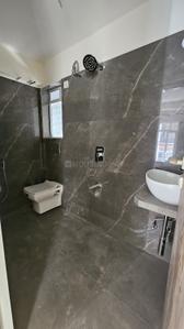 Bathroom Image of 400 Sq.ft 1 BHK Apartment / Flat for sale in Malad West Mumbai for Rs. 10500000