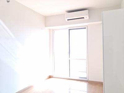 Bedroom Image of 2888 Sq.ft 3 BHK Apartment / Flat for sale in DLF Capital Greens Phase 1 And 2, Karampura New Delhi for Rs. 65000000