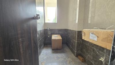 Bathroom Image of 780 Sq.ft 2 BHK Apartment / Flat for sale in Malad West Mumbai for Rs. 12500000