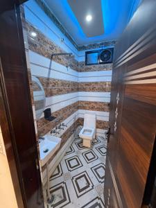 Bathroom Image of 800 Sq.ft 2 BHK Builder Floor for rent in Nawada New Delhi for Rs. 11999