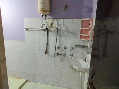 Bathroom Image of 1000 Sq.ft 2 BHK Duplex for rent in Ashiyana Lucknow for Rs. 11000