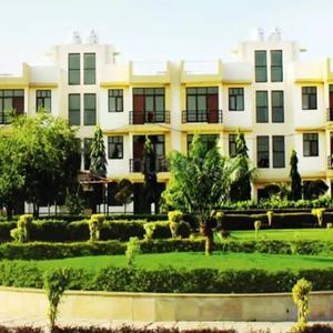 Image of 1350 Sq.ft 2.5 BHK Builder Floor for rent in Wave Floors, Wave City, Ghaziabad for Rs. 19000