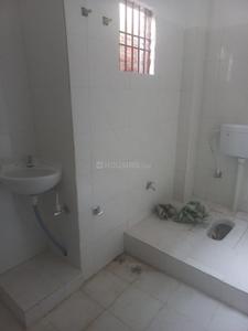 Bathroom Image of 700 Sq.ft 2 BHK Apartment / Flat for rent in Khemnichak Patna for Rs. 7500