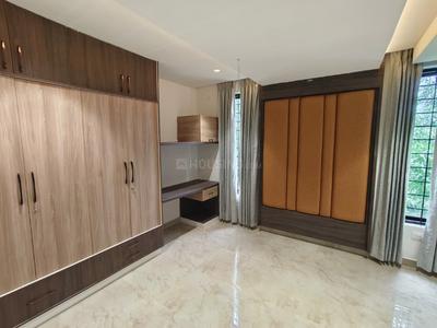Bedroom Image of 2600 Sq.ft 3 BHK Villa for rent in Uthandi Chennai for Rs. 80000