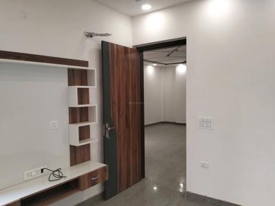 Bedroom Image of 1100 Sq.ft 3 BHK Builder Floor for sale in Shalimar Bagh New Delhi for Rs. 21000000