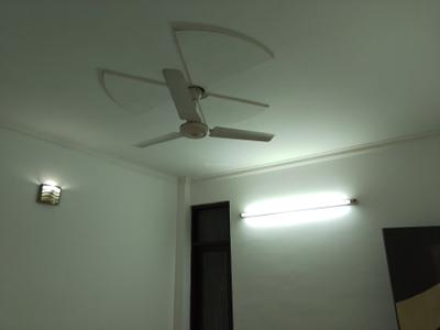 Bedroom Image of 900 Sq.ft 2 BHK Builder Floor for sale in Mansarover Garden New Delhi for Rs. 9000000
