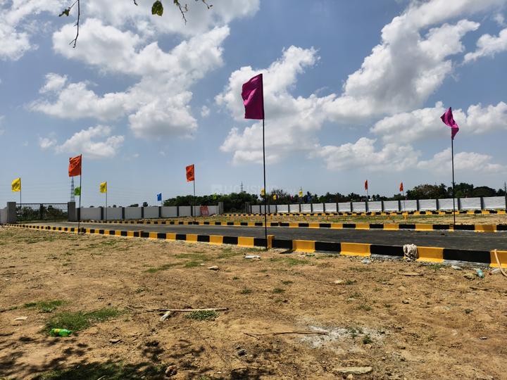 golden square Main Image 1