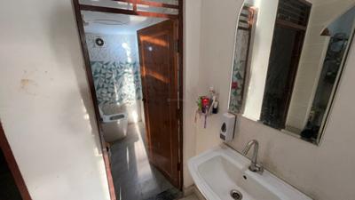 Bathroom Image of 680 Sq.ft 1 RK Builder Floor for rent in Noida Extension Greater Noida for Rs. 8000