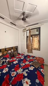 Bedroom Image of 900 Sq.ft 3 BHK Builder Floor for sale in Shalimar Bagh New Delhi for Rs. 13000000