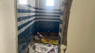 Bathroom Image of 356 Sq.ft 1 BHK Apartment / Flat for rent in Keshtopur Kolkata for Rs. 9500
