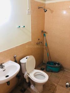 Bathroom Image of 953 Sq.ft 2 BHK Apartment / Flat for rent in Jaypee Aman, Sector 151 Noida for Rs. 26000