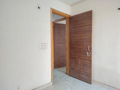 Bedroom Image of 650 Sq.ft 2 BHK Apartment / Flat for sale in Sangam Vihar New Delhi for Rs. 3200000