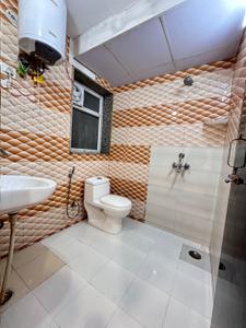 Bathroom Image of 1100 Sq.ft 2 BHK Builder Floor for rent in Sector 52 Gurgaon for Rs. 36000