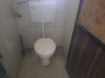 Bathroom Image of 557 Sq.ft 1 BHK Apartment / Flat for rent in Kasarvadavali Thane for Rs. 17000