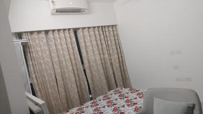 Bedroom Image of 800 Sq.ft 2 BHK Apartment / Flat for rent in Rustomjee Erika, Bandra East Mumbai for Rs. 130000
