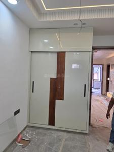 Bedroom Image of 850 Sq.ft 2 BHK Builder Floor for sale in Shalimar Bagh New Delhi for Rs. 13500000