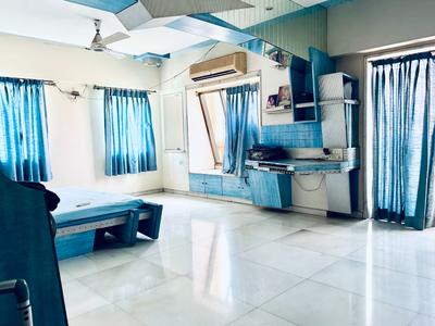 Bedroom Image of 2800 Sq.ft 3 BHK Penthouse for sale in Vile Parle East Mumbai for Rs. 150000000