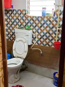 Bathroom Image of 900 Sq.ft 2 BHK Apartment / Flat for sale in Beliaghata Kolkata for Rs. 6000000