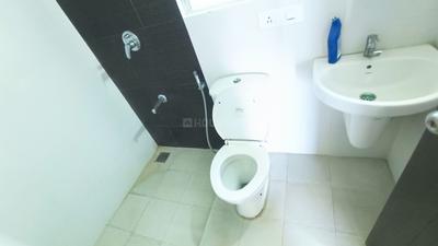 Bathroom Image of 1350 Sq.ft 3 BHK Apartment / Flat for rent in Patel Neotown Smondo 3, Electronic City Bengaluru for Rs. 40000