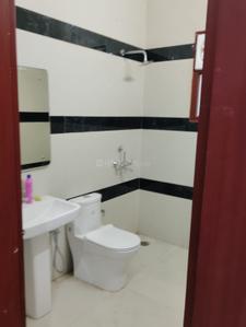 Bathroom Image of 2650 Sq.ft 4 BHK Apartment / Flat for rent in Rishita Manhattan, Gomti Nagar Extension Lucknow for Rs. 52000