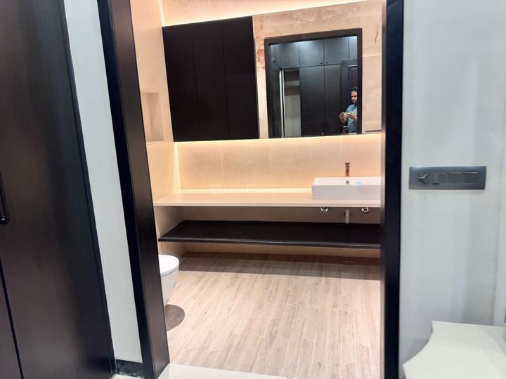 Royal Eminence Main Image 1