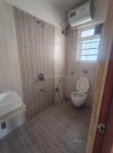 Bathroom Image of 720 Sq.ft 2 BHK Apartment / Flat for rent in Romell Empress C Wing, Borivali West Mumbai for Rs. 52000