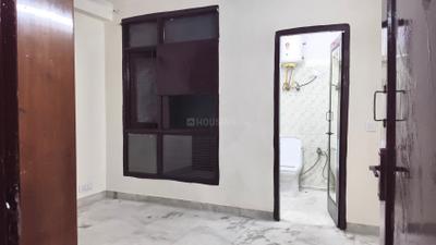 Bedroom Image of 950 Sq.ft 2 BHK Builder Floor for rent in Arjun Nagar New Delhi for Rs. 35000