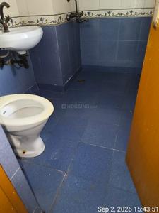 Bathroom Image of 1300 Sq.ft 3 BHK Apartment / Flat for rent in Patparganj New Delhi for Rs. 50000