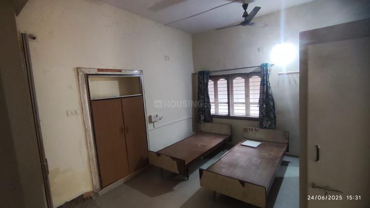 IIm road nehrunager Bedroom 1