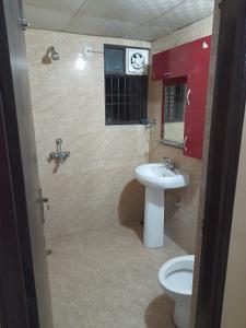 Bathroom Image of 900 Sq.ft 2 BHK Apartment / Flat for rent in Aashiyana Apartments, Sector 70 Noida for Rs. 22000