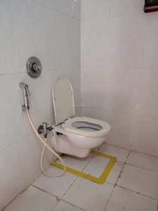 Common Bathroom Image of 1150 Sq.ft 2 BHK Apartment / Flat for sale in Tharwani Rosewood Heights, Kharghar Navi Mumbai for Rs. 17000000