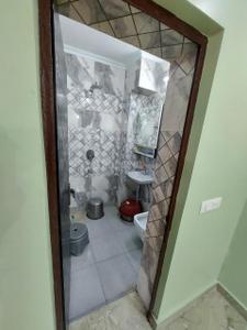 Bathroom Image of 538 Sq.ft 2 BHK Apartment / Flat for sale in Dilshad Garden New Delhi for Rs. 9000000