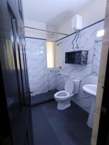 Bathroom Image of 1412 Sq.ft 3 BHK Apartment / Flat for sale in Sethi Max Royal, Sector 76 Noida for Rs. 15700000