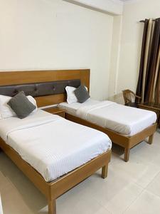 Bedroom Image of Shree radhe luxury PG  in Sector 70, Noida