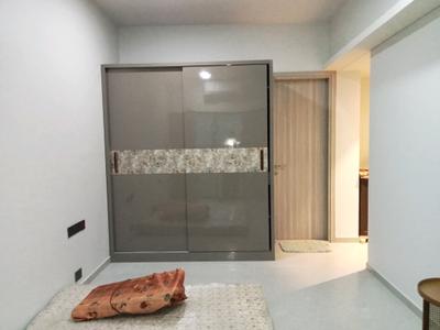 Bedroom Image of 1100 Sq.ft 2 BHK Apartment / Flat for rent in Khar Danda Mumbai for Rs. 220000