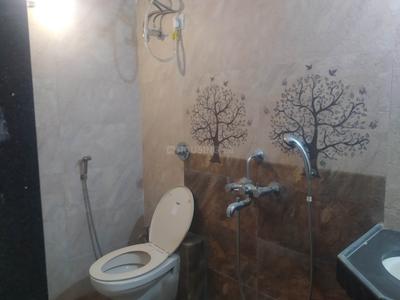 Bathroom Image of 995 Sq.ft 2.5 BHK Apartment / Flat for sale in Amar Sahajeevan, Borivali West Mumbai for Rs. 24000000