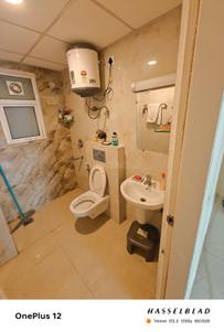 Bathroom Image of 1900 Sq.ft 3 BHK Apartment / Flat for rent in Omaxe The Palace, Gomti Nagar Lucknow for Rs. 50000
