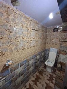Bathroom Image of 350 Sq.ft 2 BHK Independent House for rent in Shahganj Agra for Rs. 10000