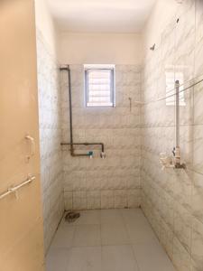 Bathroom Image of 650 Sq.ft 1 BHK Apartment / Flat for rent in Garmal Pune for Rs. 12500