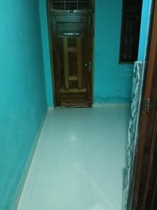 Balcony Image of 450 Sq.ft 2 BHK Apartment / Flat for rent in Rajajipuram Lucknow for Rs. 5000
