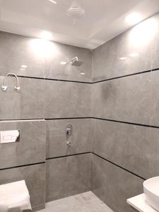Common Bathroom Image of 1305 Sq.ft 3 BHK Builder Floor for sale in BPTP District 5, Sector 84 Faridabad for Rs. 14500000