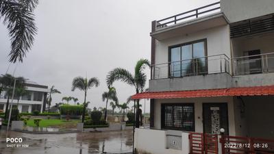 Image of 1000 Sq.ft 3 BHK Duplex for rent in Barbodhan, Surat for Rs. 14000