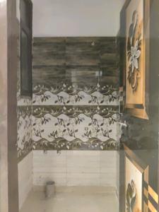 Common Bathroom Image of 750 Sq.ft 2 BHK Builder Floor for sale in DLF Ankur Vihar Ghaziabad for Rs. 2355998