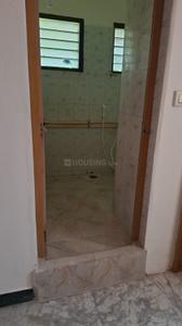 Bathroom Image of 1400 Sq.ft 2 BHK Builder Floor for rent in Kailasapuram Tiruchirappalli for Rs. 15000