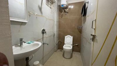 Bathroom Image of 550 Sq.ft 1 BHK Apartment / Flat for rent in Whitefield Bengaluru for Rs. 23000