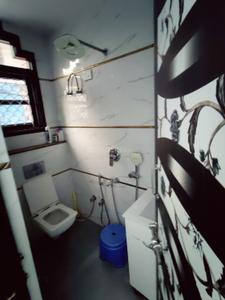 Bathroom Image of 800 Sq.ft 2 BHK Builder Floor for rent in Sector 7 Rohini New Delhi for Rs. 35000