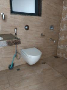 Common Bathroom Image of 1150 Sq.ft 2 BHK Apartment / Flat for sale in Amanora Gold Towers, Hadapsar Pune for Rs. 9900000
